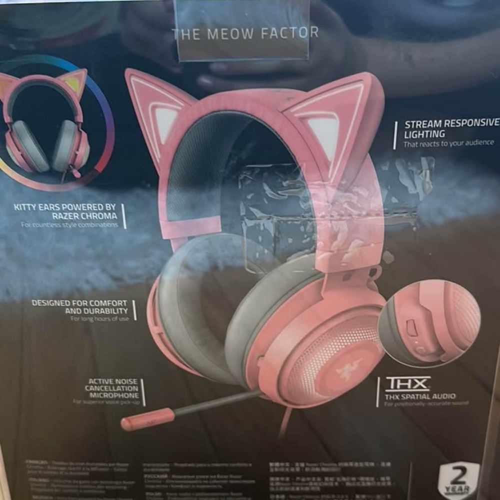 Razer Chroma USB Gaming Headset and Base Station INCLUDED!! - Picture 2 of 4